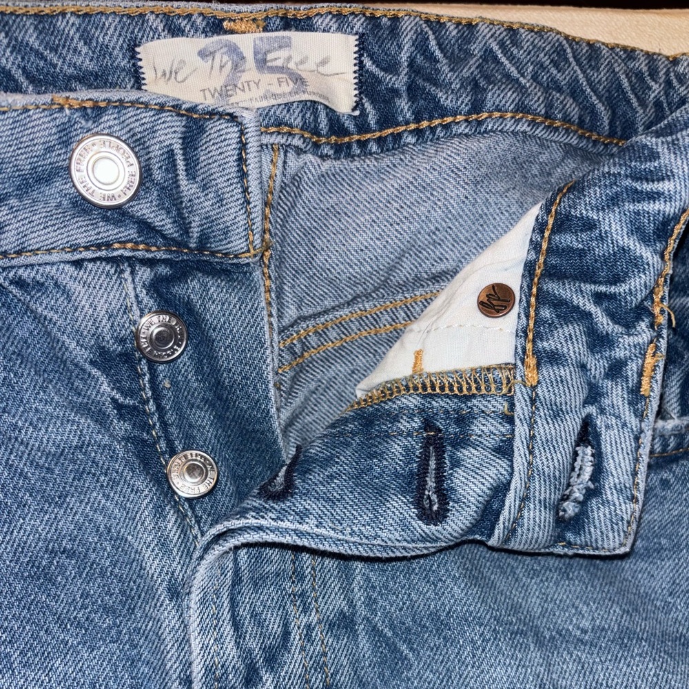 We The Free Light Wash Distressed Women's Jeans - Picture 3 of 5